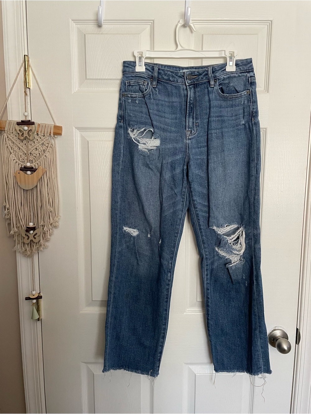 Hidden Women’s size 28 Classic Distressed Blue Jeans